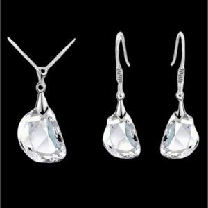 🆕️925 stamped silver and crystal set